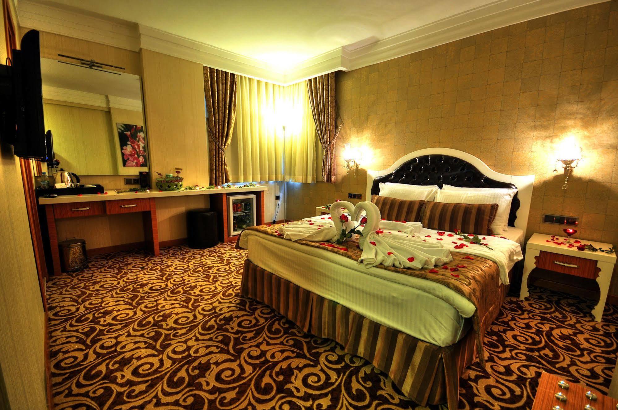 Golden Deluxe Hotel Адана Екстериор снимка